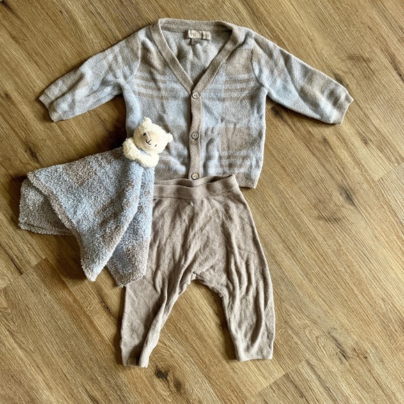 Barefoot Dreams Baby Sweater Set - Picture 3 of 6